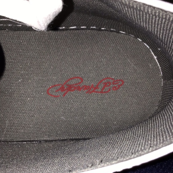 ED Hardy Shoes - Picture 6 of 6